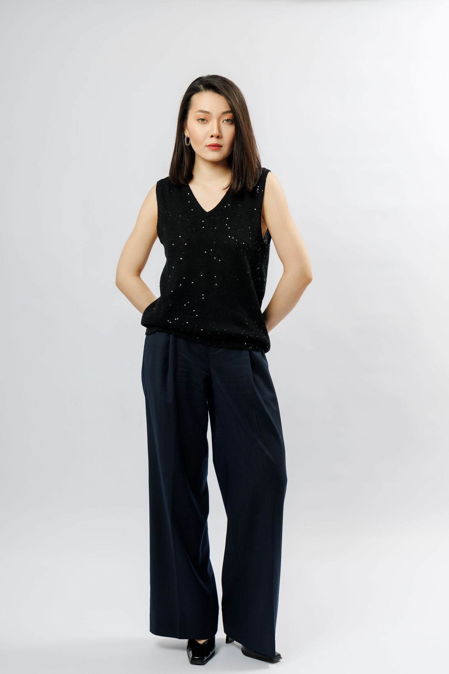 Top "Shine" V-neck | black
