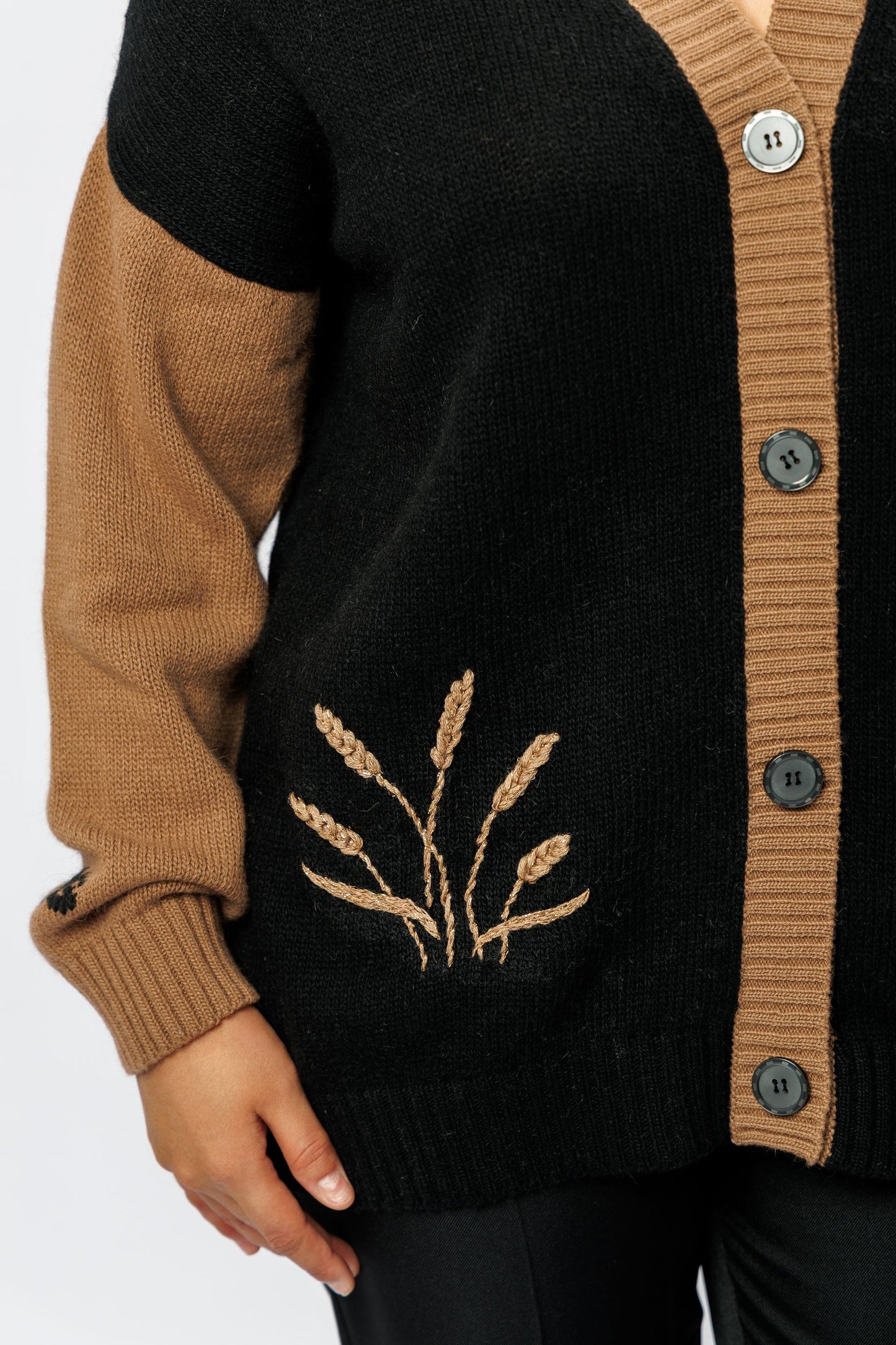"Golden" Cardigan | black and brown