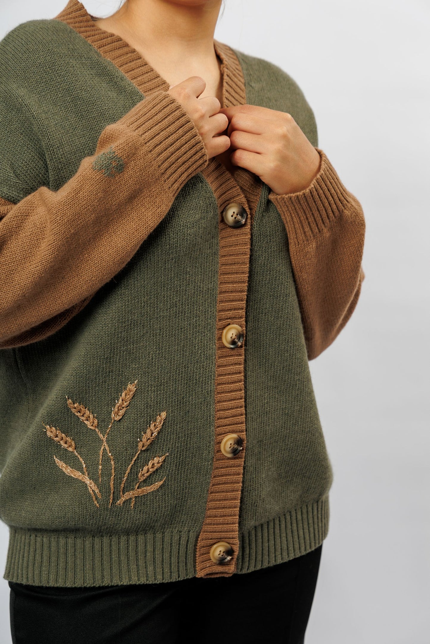 "Golden" Cardigan | khaki and brown