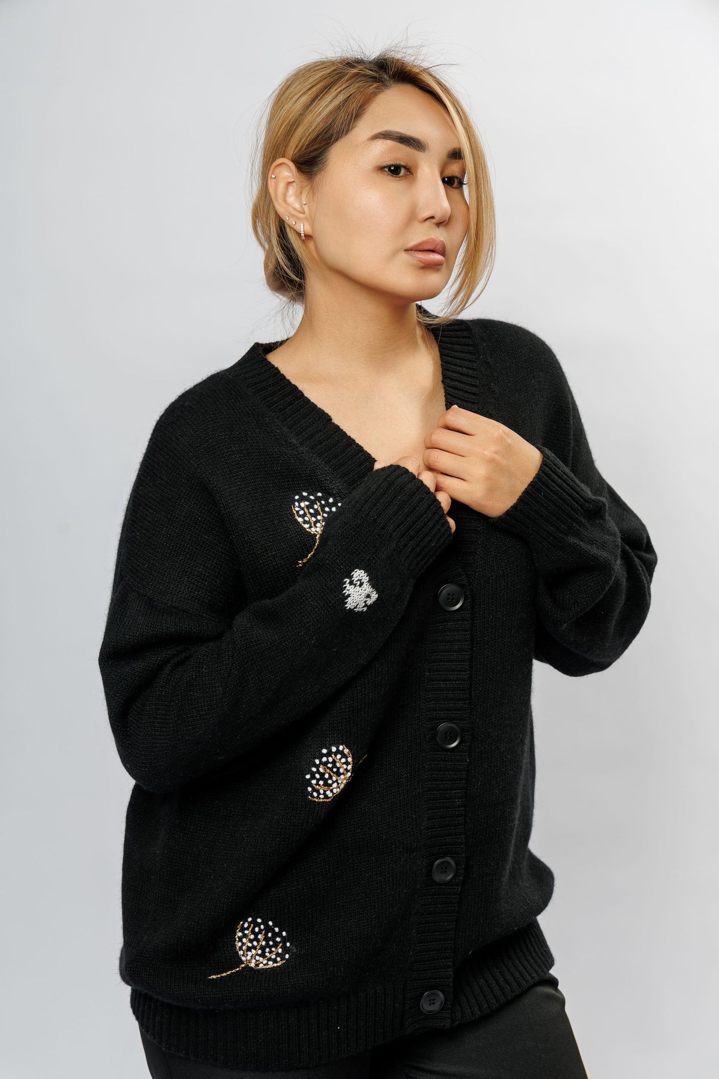 "Dandelion" Cardigan | black