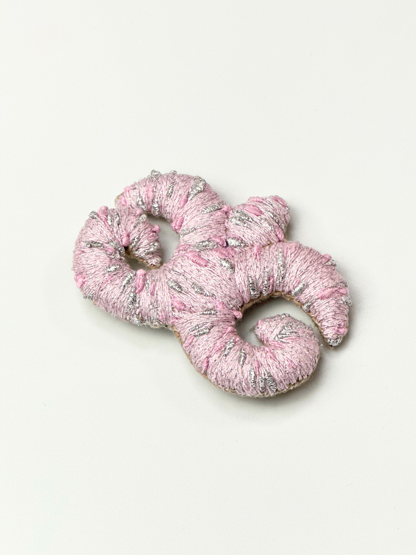 Брошь "Accel Erlanovna" | розовый с серебряным люрексом